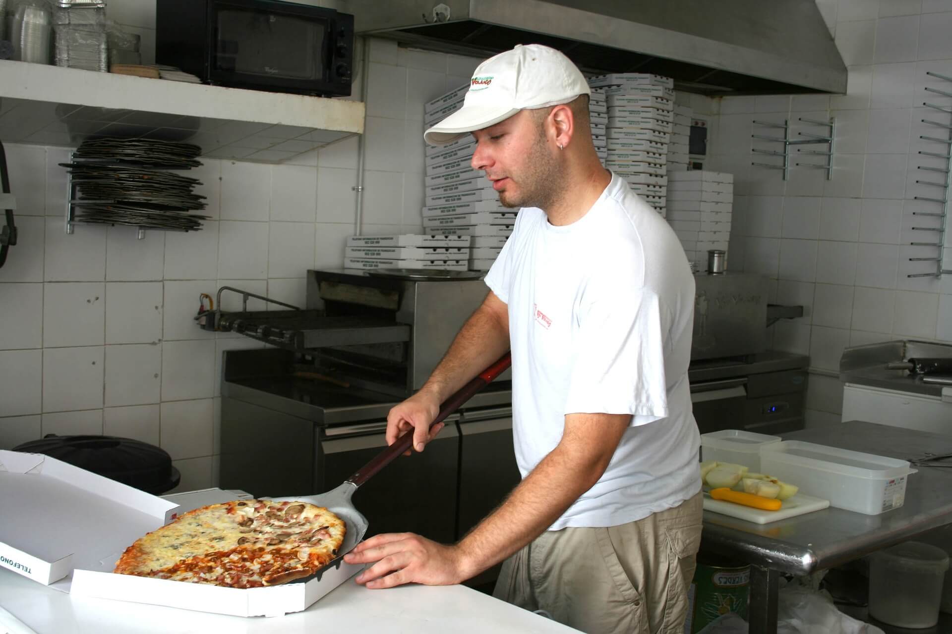 8 Things to Consider If You're Thinking about Opening a Pizza Restaurant